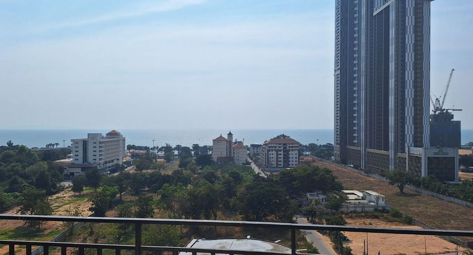 For sale 2 ベッドルーム condo in Bang Lamung, Chonburi