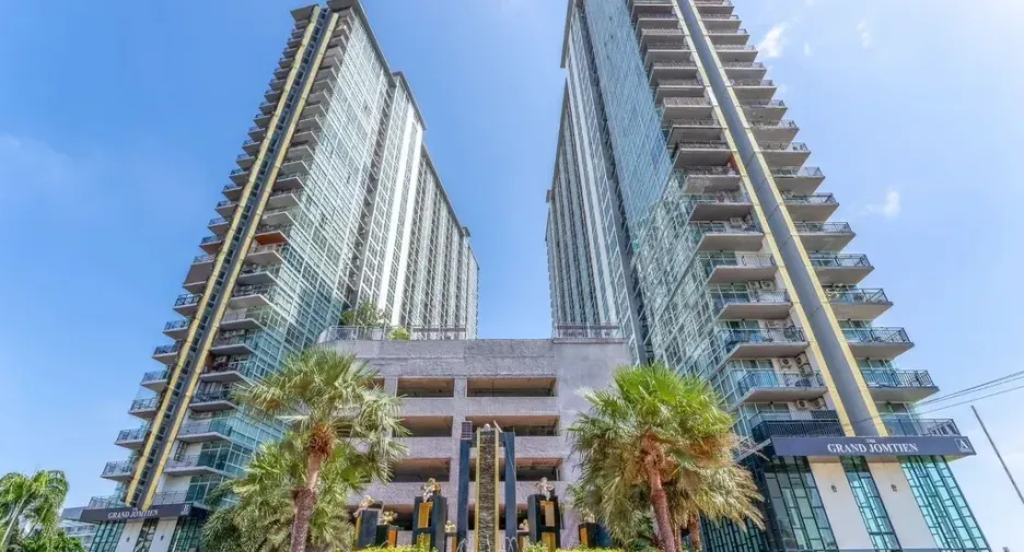 For sale 2 ベッドルーム condo in Bang Lamung, Chonburi