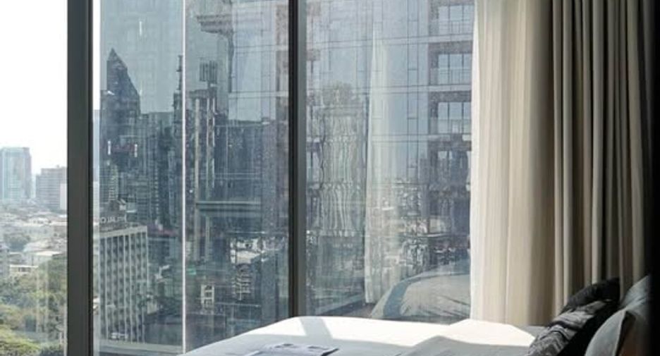 Condo en alquiler y en venta de 3 habitaciones en Khlong Toei, Bangkok