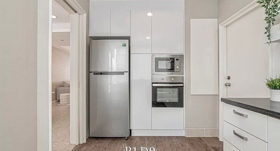 For sale 3 bedrooms condo in Watthana, Bangkok