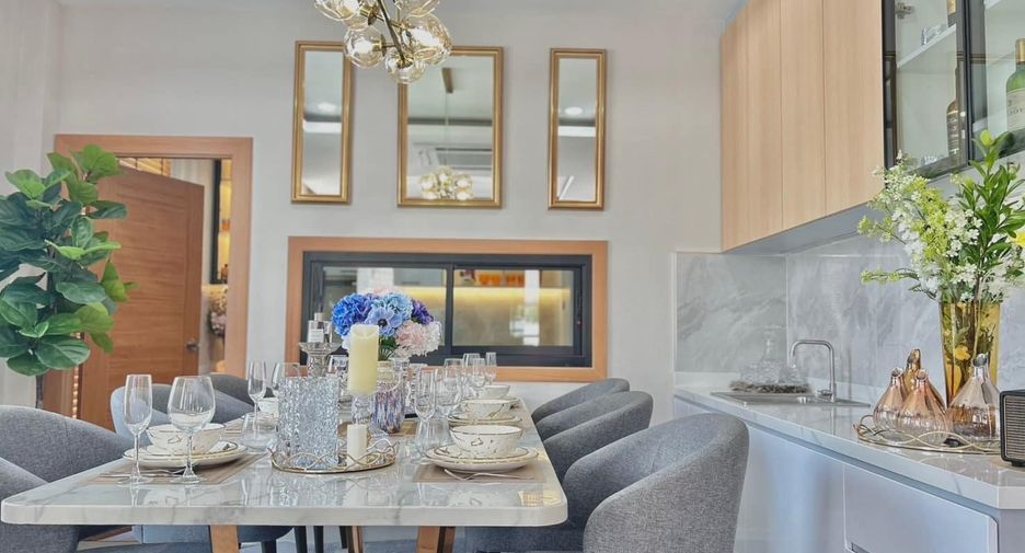 Casa en venta de 4 habitaciones en Bang Lamung, Chonburi