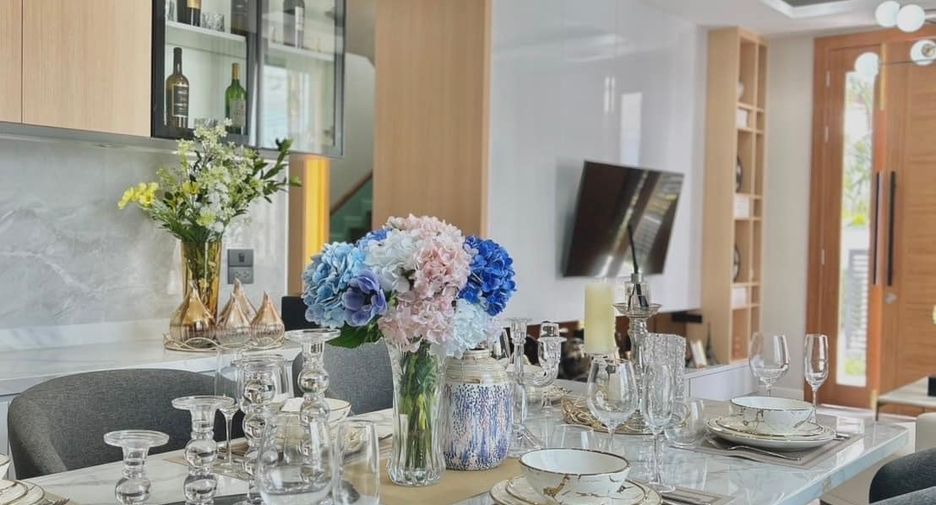 Casa en venta de 4 habitaciones en Bang Lamung, Chonburi