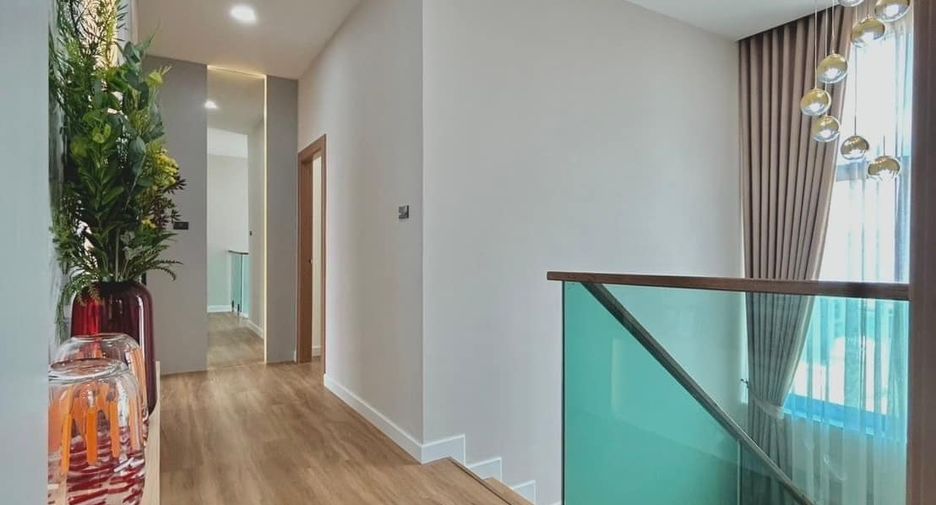 Casa en venta de 4 habitaciones en Bang Lamung, Chonburi