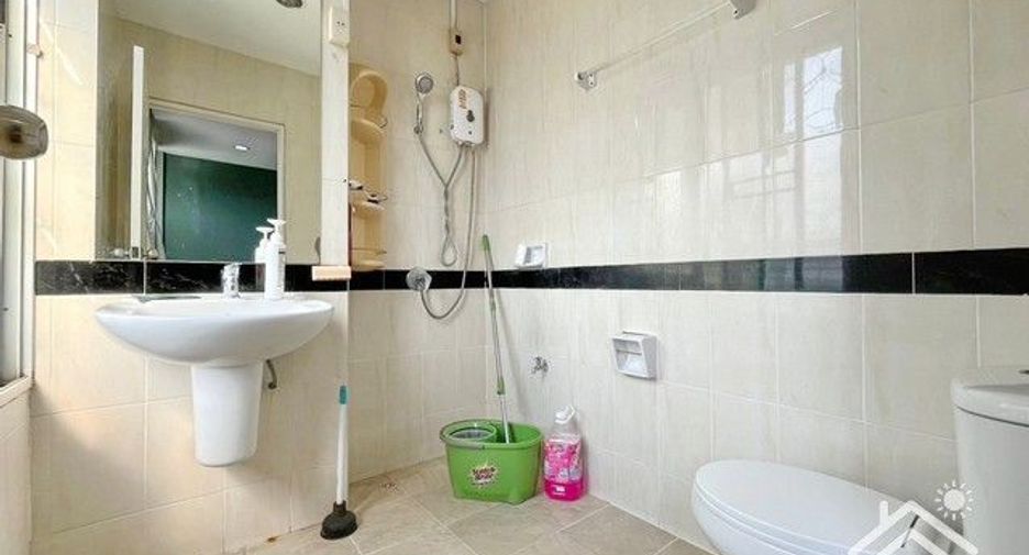 For rent 3 bedrooms house in Mueang Samut Prakan, Samut Prakan