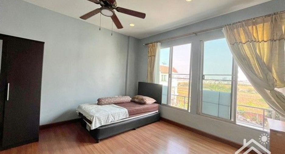 For rent 3 bedrooms house in Mueang Samut Prakan, Samut Prakan