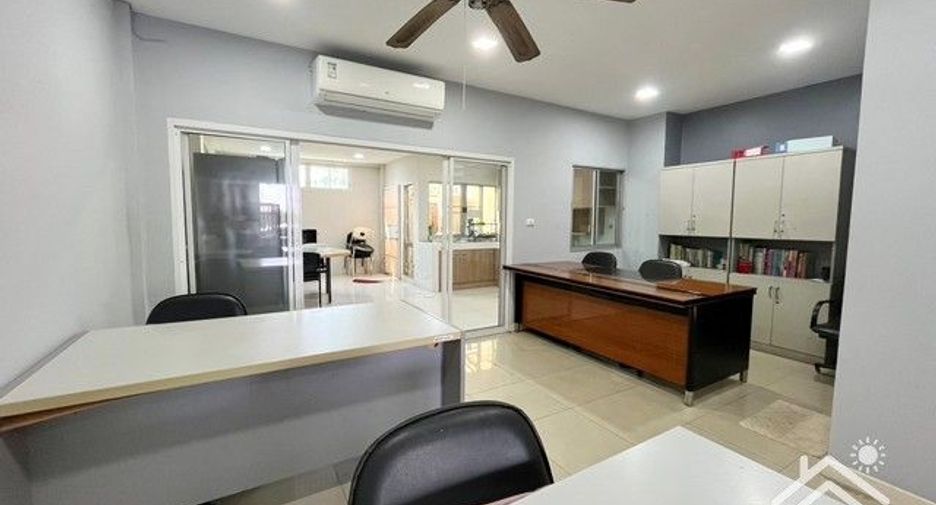 For rent 3 bedrooms house in Mueang Samut Prakan, Samut Prakan