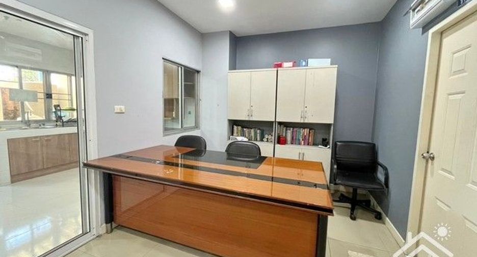 For rent 3 bedrooms house in Mueang Samut Prakan, Samut Prakan