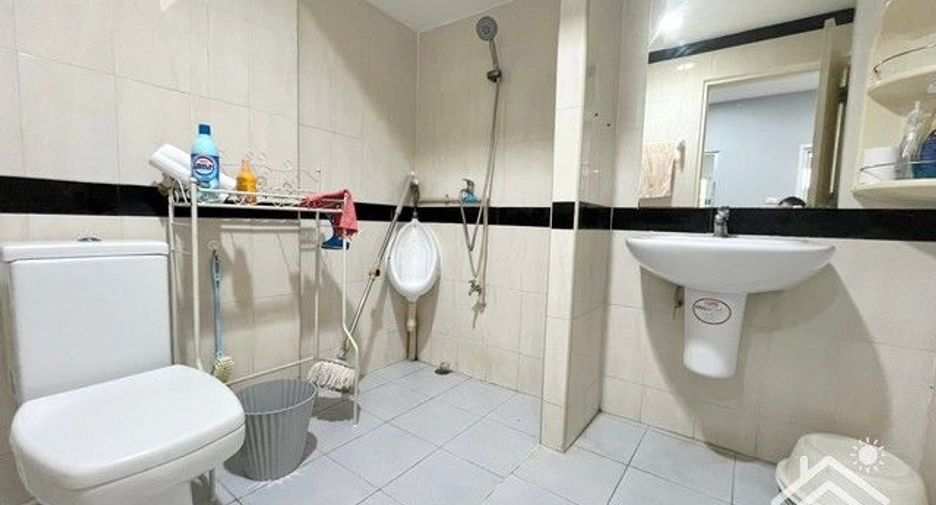 For rent 3 bedrooms house in Mueang Samut Prakan, Samut Prakan
