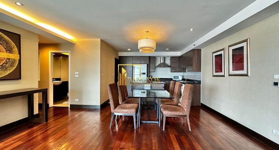 For rent 3 bedrooms serviced apartment in Yan Nawa, Bangkok