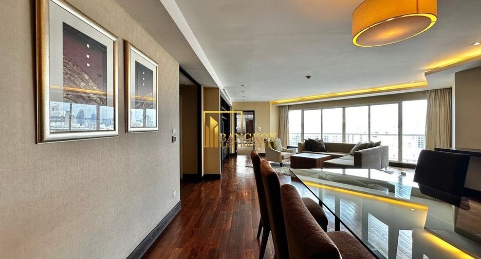 For rent 3 bedrooms serviced apartment in Yan Nawa, Bangkok