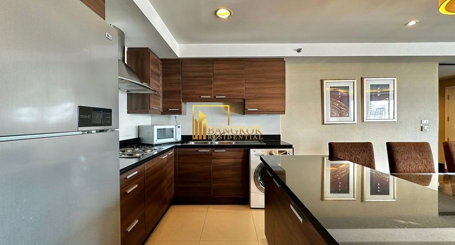 For rent 3 bedrooms serviced apartment in Yan Nawa, Bangkok