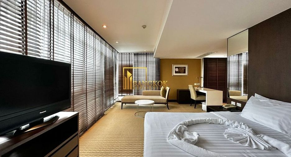 For rent 3 bedrooms serviced apartment in Yan Nawa, Bangkok