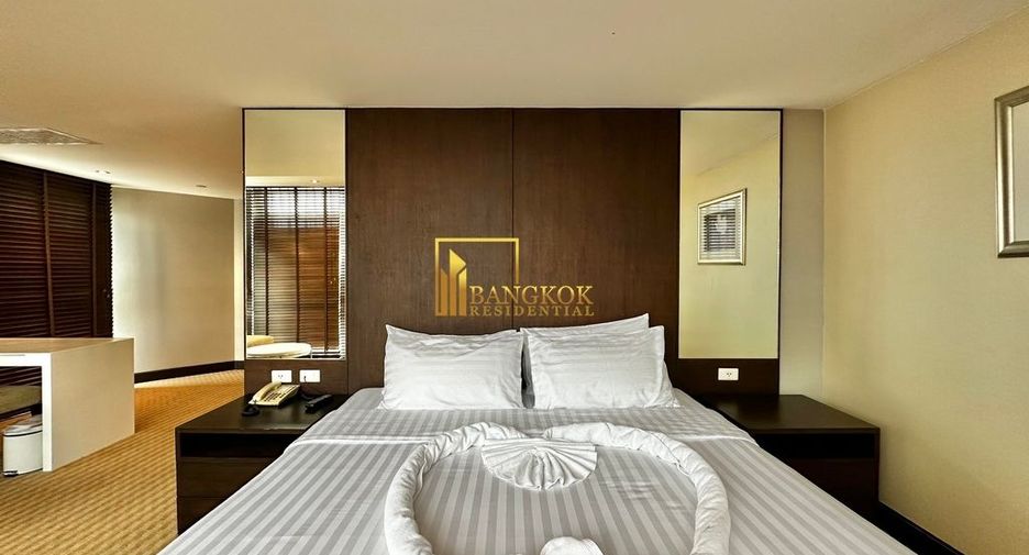 For rent 3 bedrooms serviced apartment in Yan Nawa, Bangkok