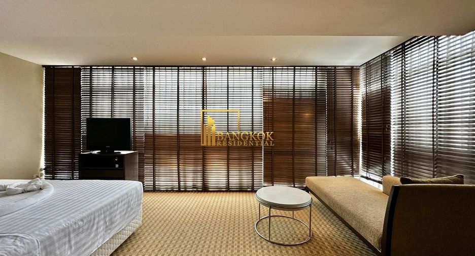 For rent 3 bedrooms serviced apartment in Yan Nawa, Bangkok