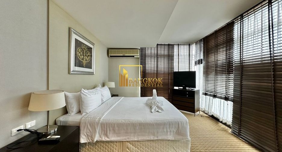 For rent 3 bedrooms serviced apartment in Yan Nawa, Bangkok