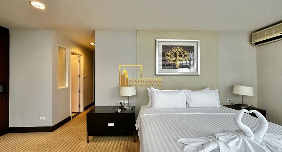 For rent 3 bedrooms serviced apartment in Yan Nawa, Bangkok