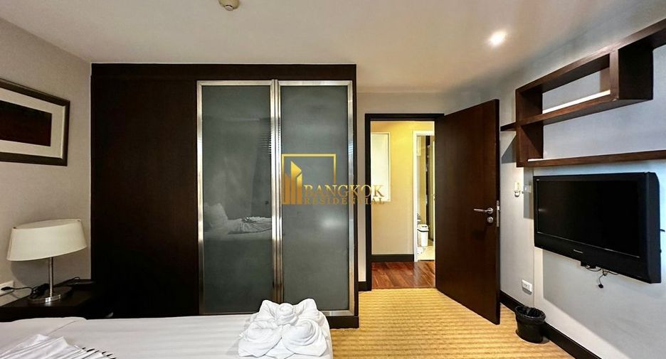 For rent 3 bedrooms serviced apartment in Yan Nawa, Bangkok