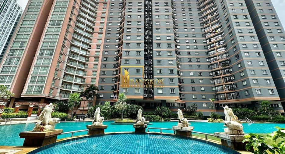 For rent 3 bedrooms serviced apartment in Yan Nawa, Bangkok