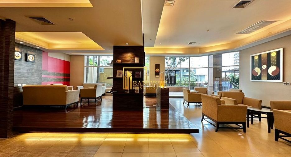 For rent 3 bedrooms serviced apartment in Yan Nawa, Bangkok