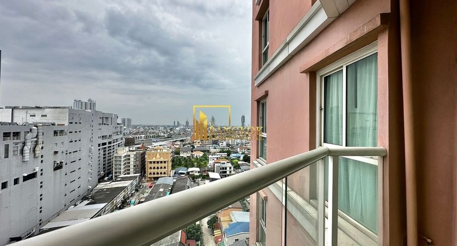For rent 2 bedrooms serviced apartment in Yan Nawa, Bangkok