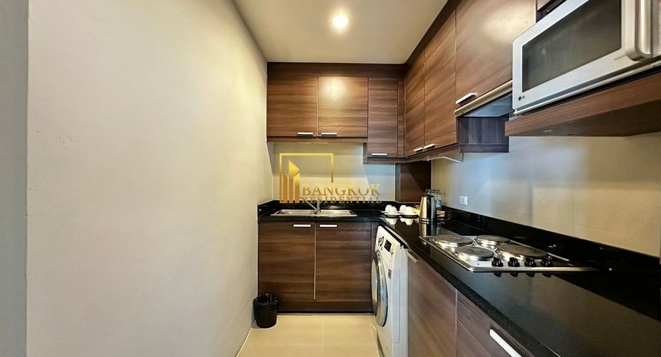 For rent 2 bedrooms serviced apartment in Yan Nawa, Bangkok