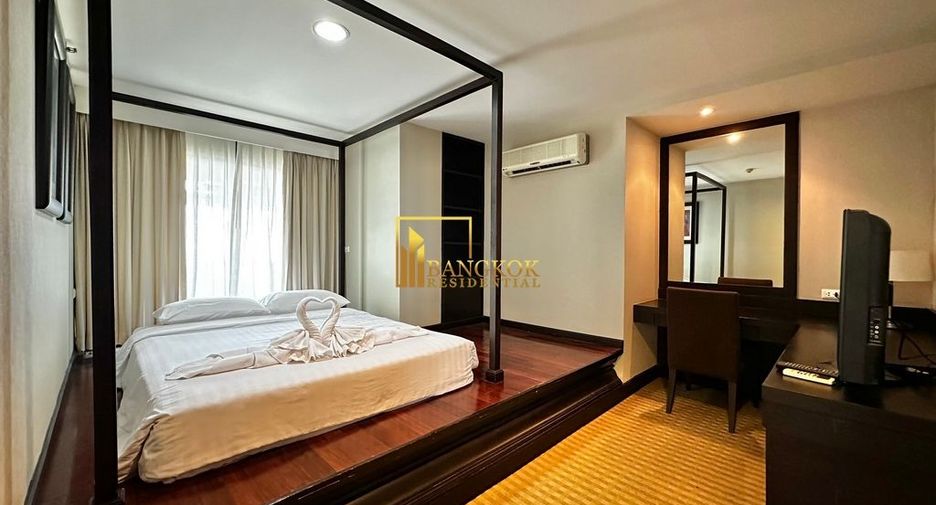 For rent 2 bedrooms serviced apartment in Yan Nawa, Bangkok