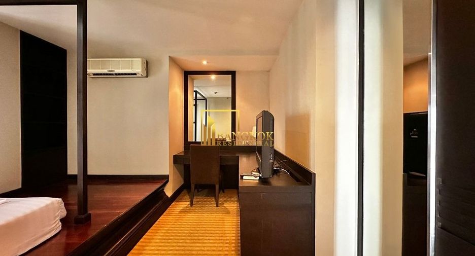 For rent 2 bedrooms serviced apartment in Yan Nawa, Bangkok