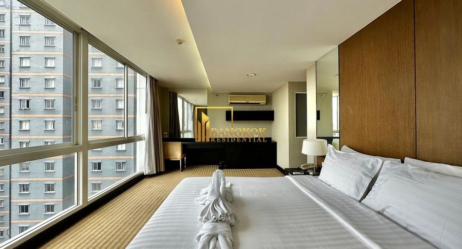 For rent 2 bedrooms serviced apartment in Yan Nawa, Bangkok