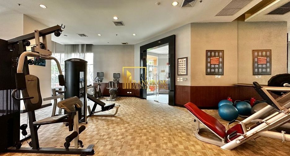 For rent 2 bedrooms serviced apartment in Yan Nawa, Bangkok