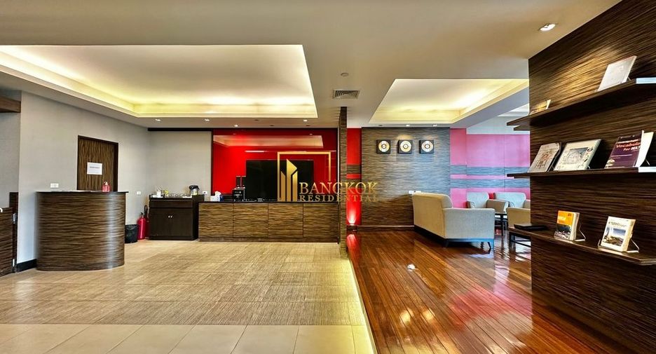 For rent 2 bedrooms serviced apartment in Yan Nawa, Bangkok