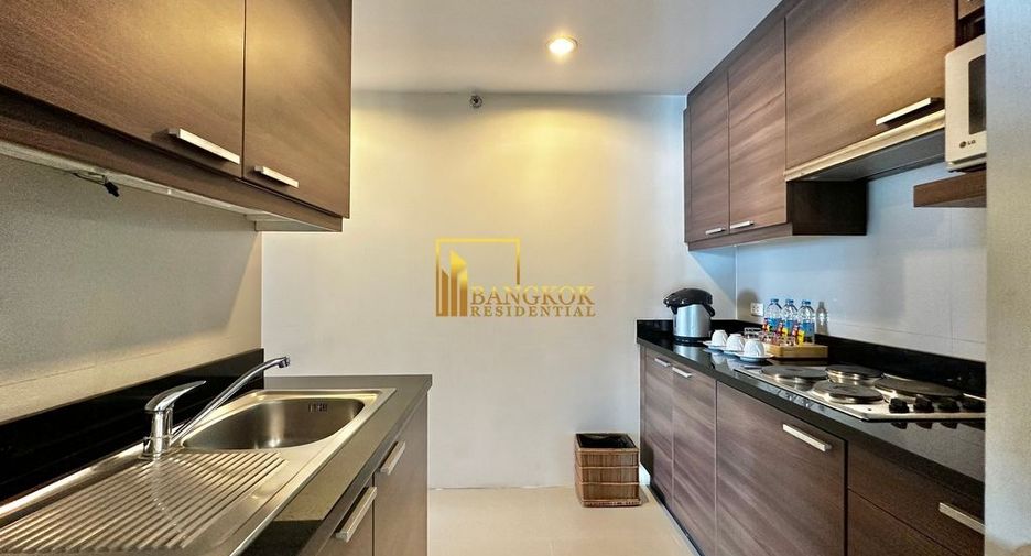 For rent 2 bedrooms serviced apartment in Yan Nawa, Bangkok
