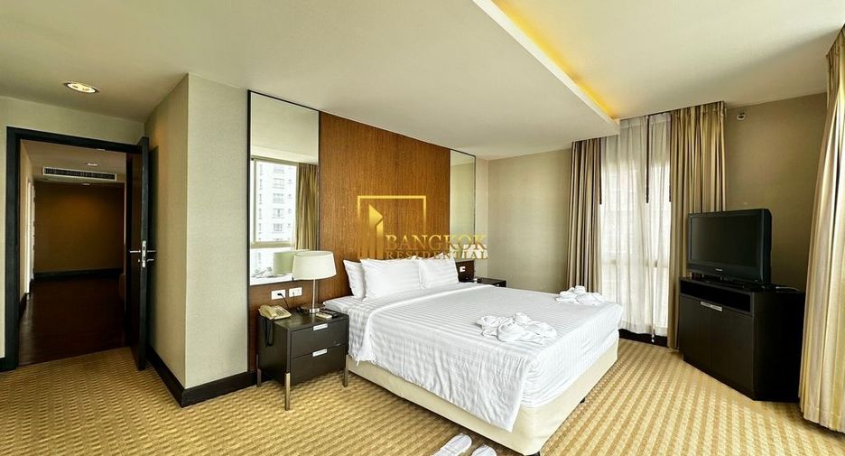 For rent 2 bedrooms serviced apartment in Yan Nawa, Bangkok