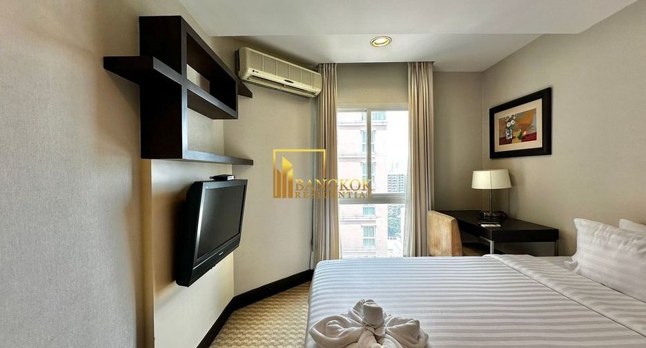 For rent 2 bedrooms serviced apartment in Yan Nawa, Bangkok