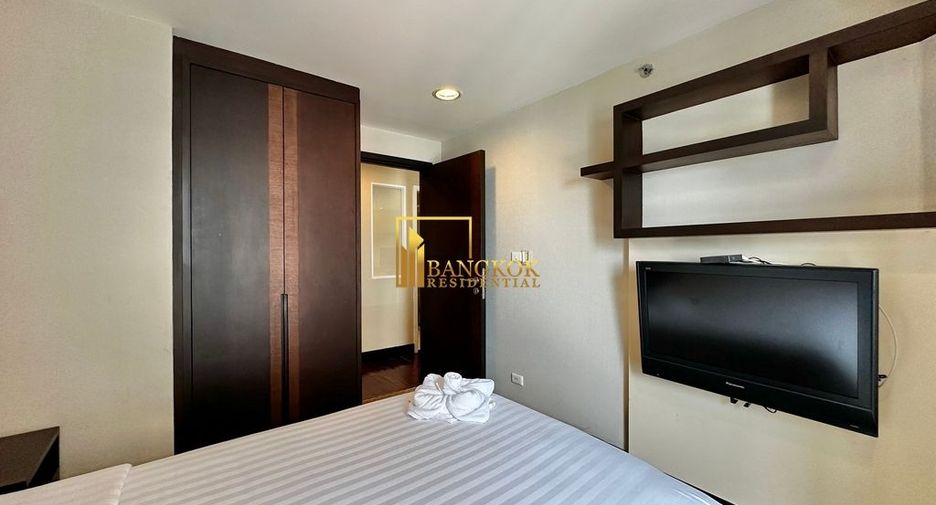 For rent 2 bedrooms serviced apartment in Yan Nawa, Bangkok