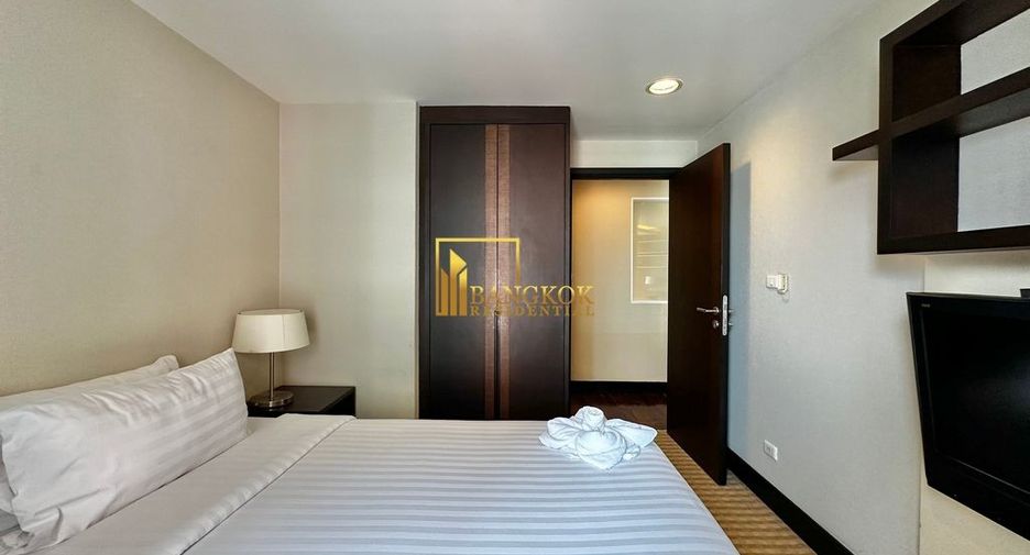 For rent 2 bedrooms serviced apartment in Yan Nawa, Bangkok