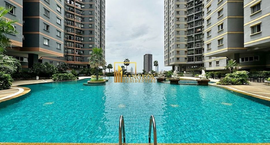 For rent 2 bedrooms serviced apartment in Yan Nawa, Bangkok