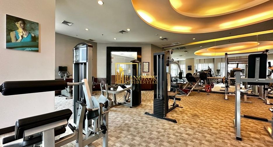 For rent 2 bedrooms serviced apartment in Yan Nawa, Bangkok