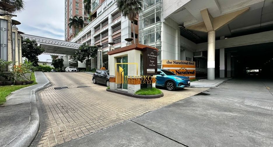 For rent 2 bedrooms serviced apartment in Yan Nawa, Bangkok