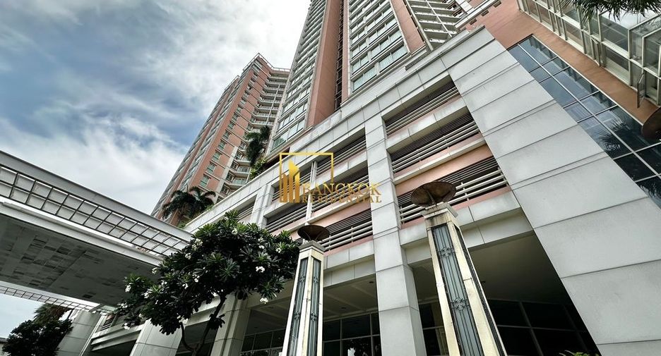 For rent 2 bedrooms serviced apartment in Yan Nawa, Bangkok