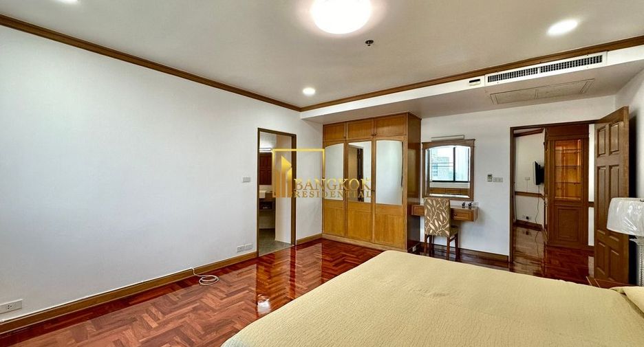 À louer 3 chambres condo à Khlong Toei, Bangkok