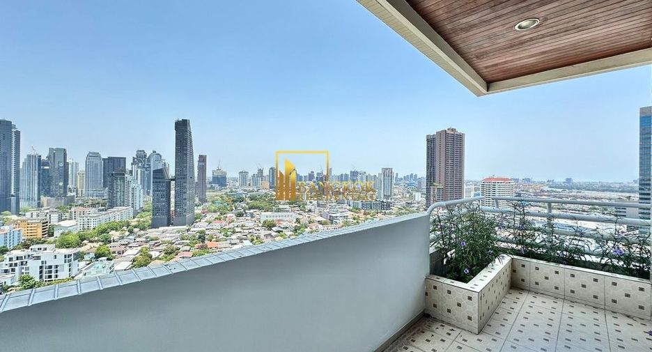 À louer 3 chambres condo à Khlong Toei, Bangkok
