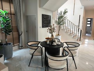 À vendre 3 chambres maison à Pluak Daeng, Rayong