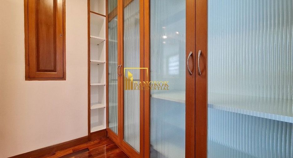 Apartamento en alquiler de 3 habitaciones en Khlong Toei, Bangkok