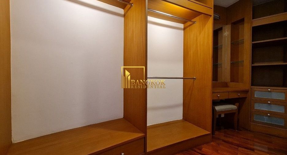 Apartamento en alquiler de 3 habitaciones en Khlong Toei, Bangkok