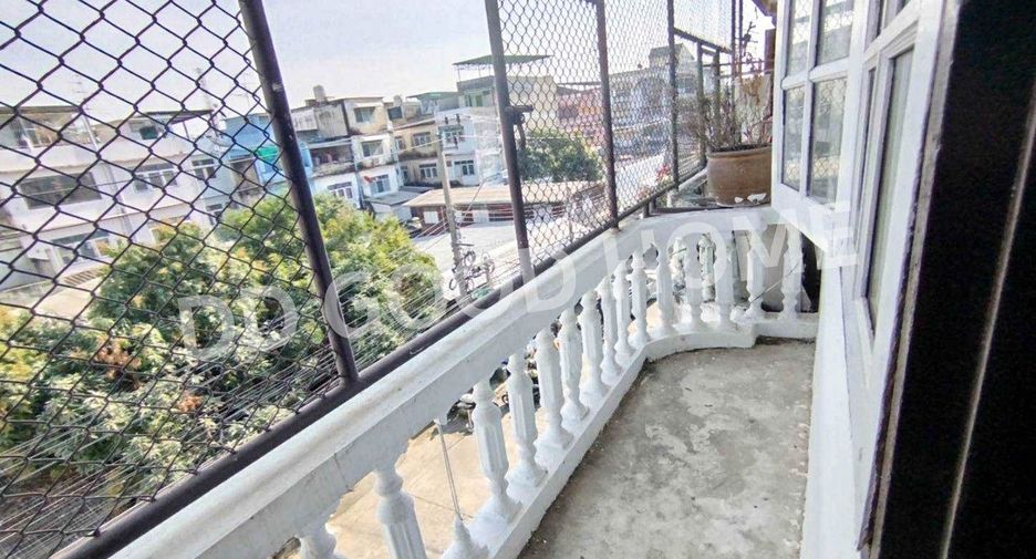 For sale 3 bedrooms retail Space in Chom Thong, Bangkok