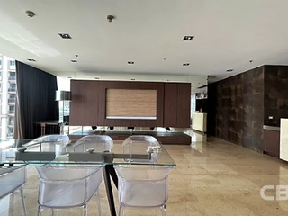 For sale 4 bedrooms condo in Watthana, Bangkok