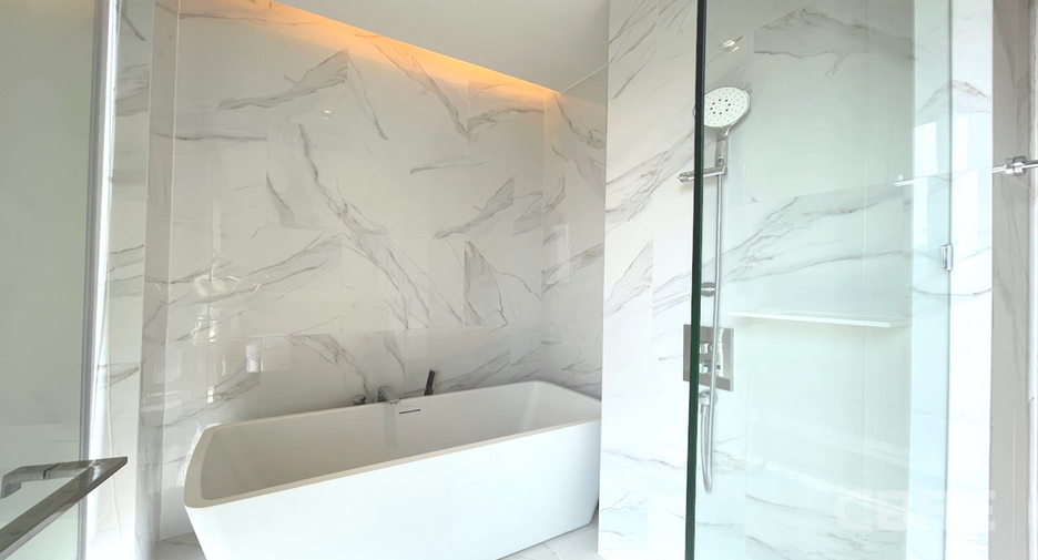 For rent and for sale 1 bed condo in Sathon, Bangkok