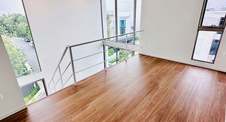 For rent and for sale 3 bedrooms house in Saphan Sung, Bangkok