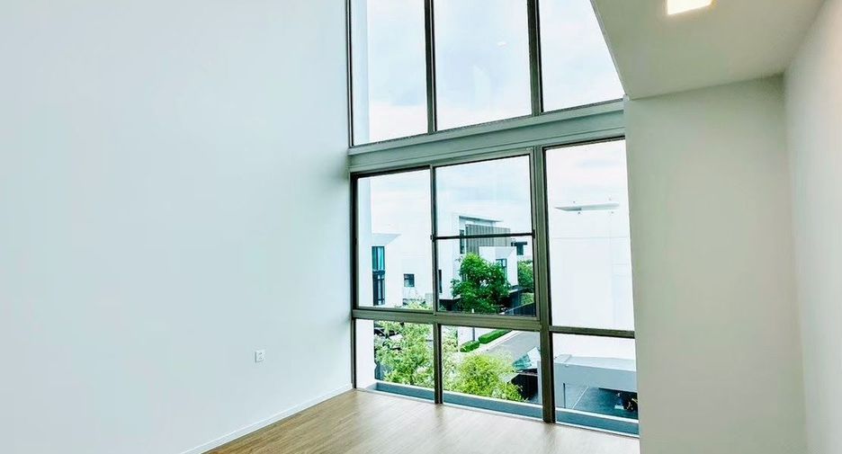 For rent and for sale 3 bedrooms house in Saphan Sung, Bangkok