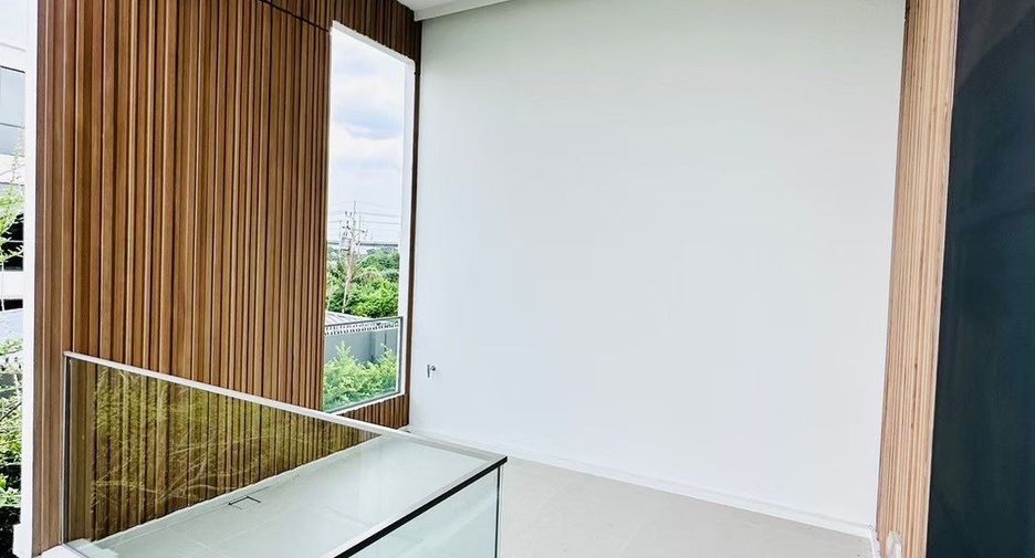 For rent and for sale 3 bedrooms house in Saphan Sung, Bangkok
